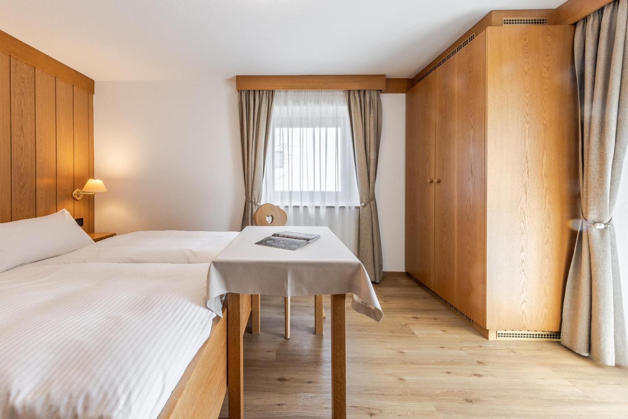Villa Resi B&B Corvara In Badia Εξωτερικό φωτογραφία