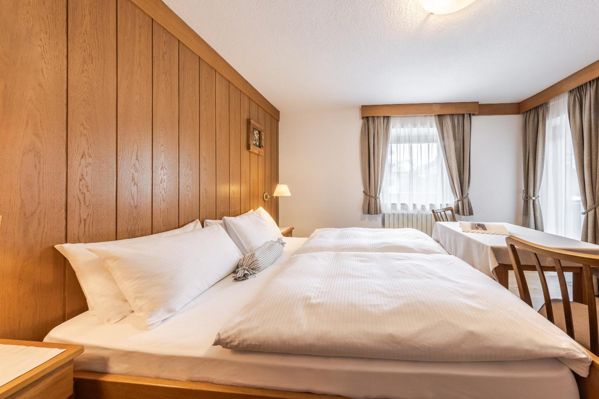 Villa Resi B&B Corvara In Badia Εξωτερικό φωτογραφία