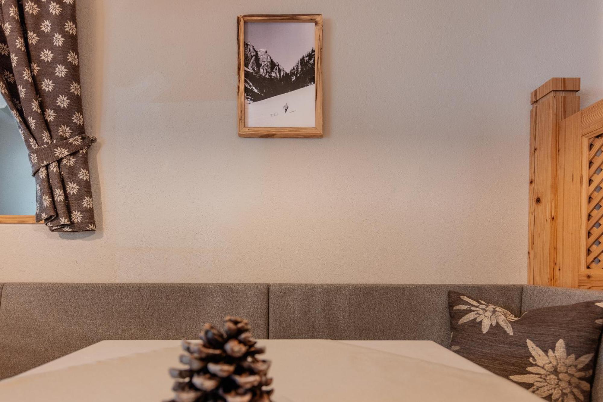 Villa Resi B&B Corvara In Badia Εξωτερικό φωτογραφία